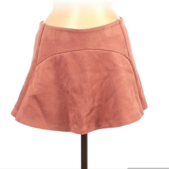 SEEK the Label Faux Suede Skort Size Medium - Picture 1 of 2